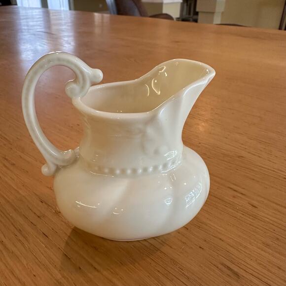 Vintage Creamer by Lenox Colonial Collection Bone China - Picture 3 of 9